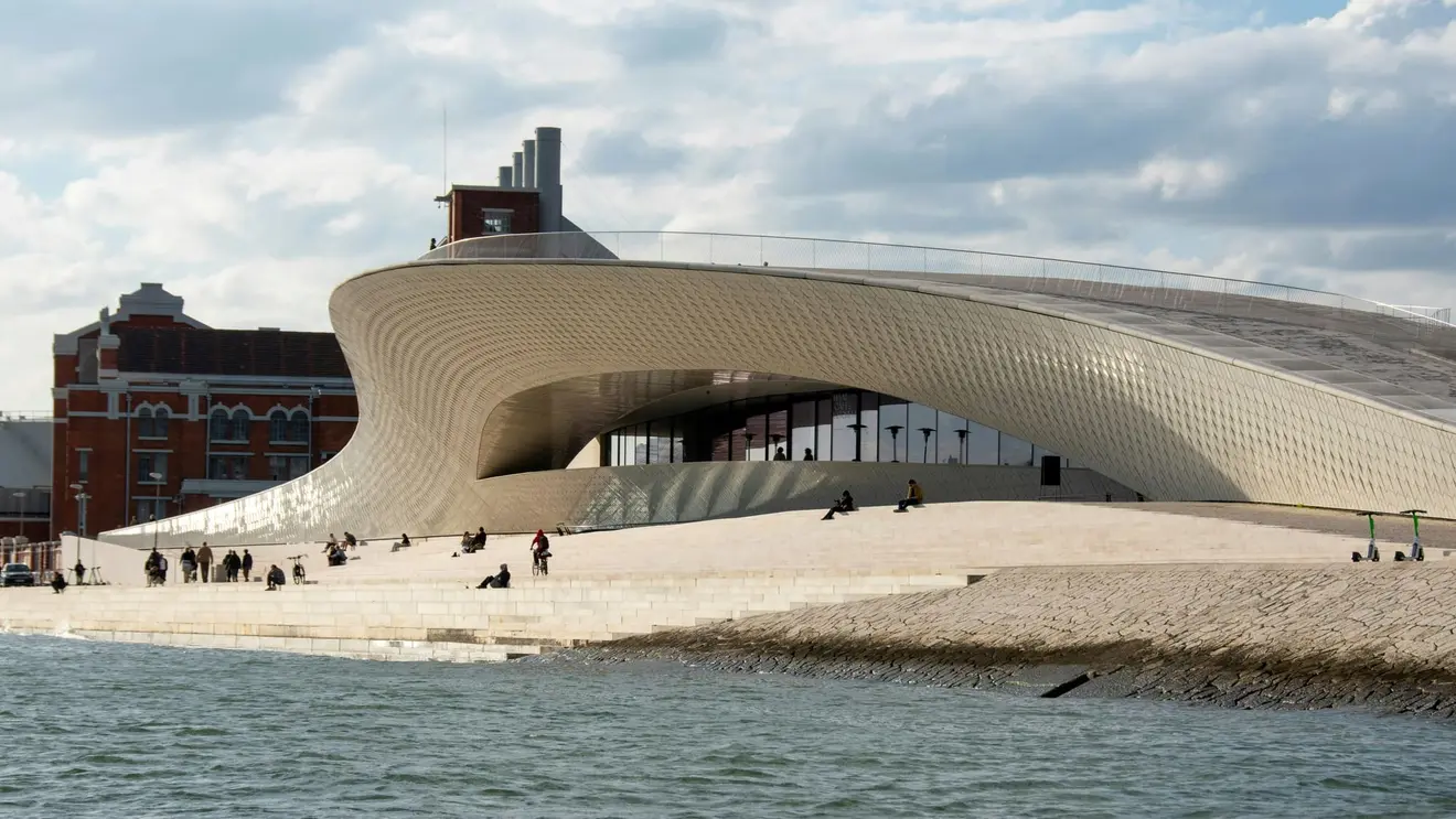 The Torre dos Clérigos rising over Porto: the 2026 law names culture, history and national symbols as testable subject matter, then leaves the syllabus to a regulation that has not landed