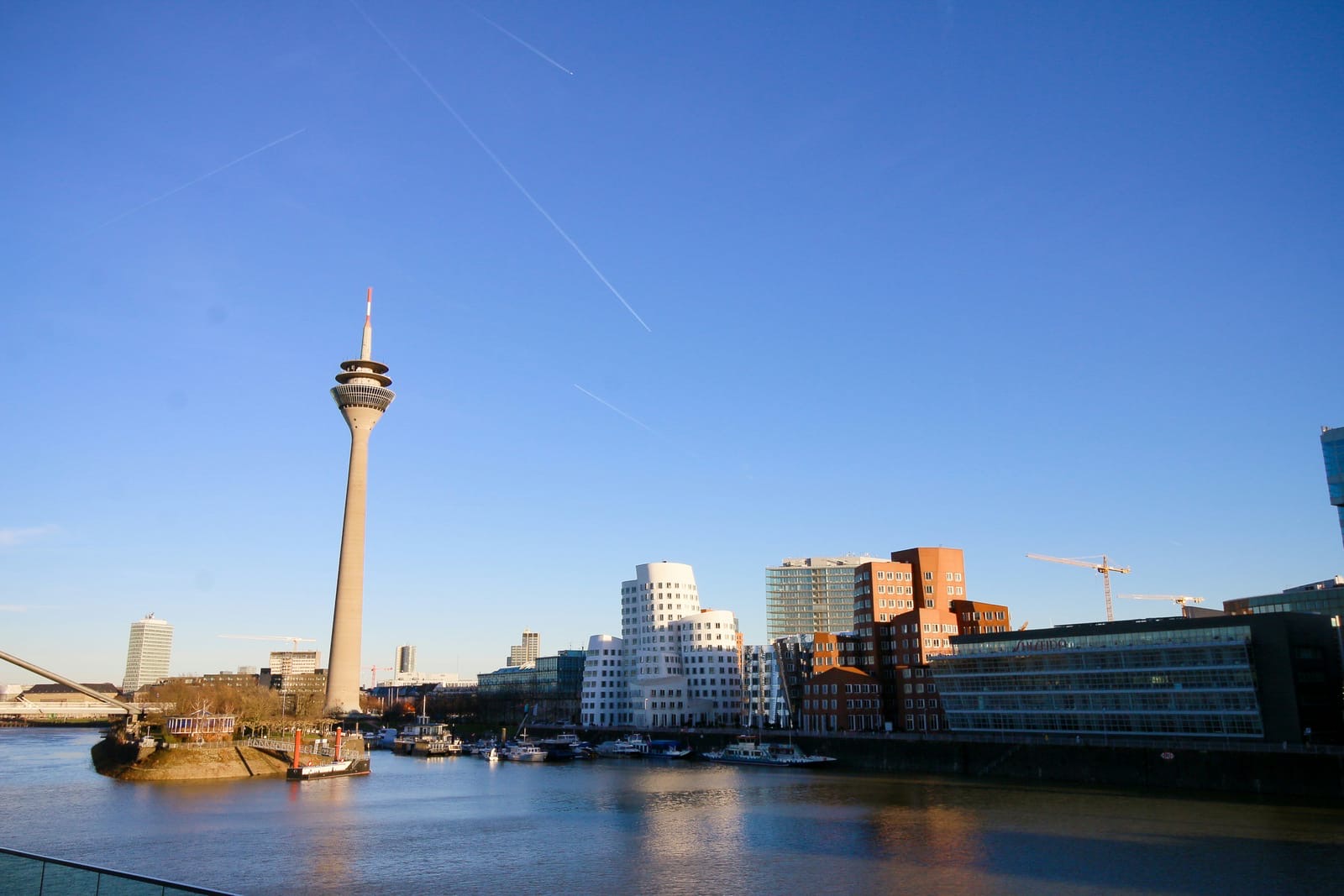 Dusseldorf skyline for the Germany job-search route